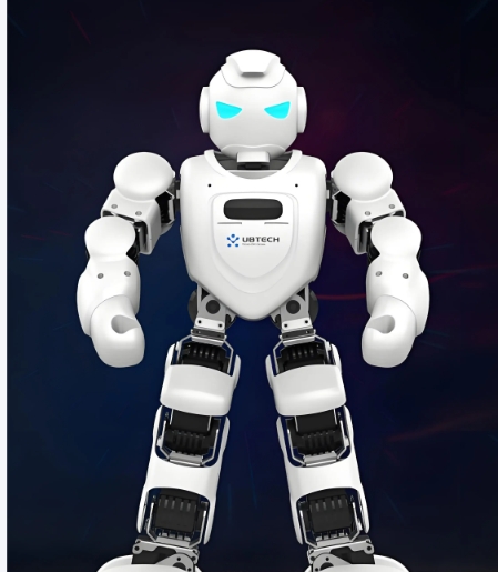 “顶流机器人给我递可乐”！阿里投身“百镜大战” 大模型落地提速|直击WAIC2025